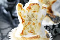 Ghostly S’mores Mini Cheesecakes for Halloween Treats