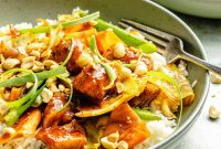 Spicy Sriracha Chicken Stir-Fry with Vegetables and Rice