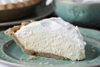 Light and Fluffy Keto Banana Cream Pie Recipe