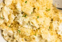 Creamy Vegan Baked Mac and Cheese Casserole