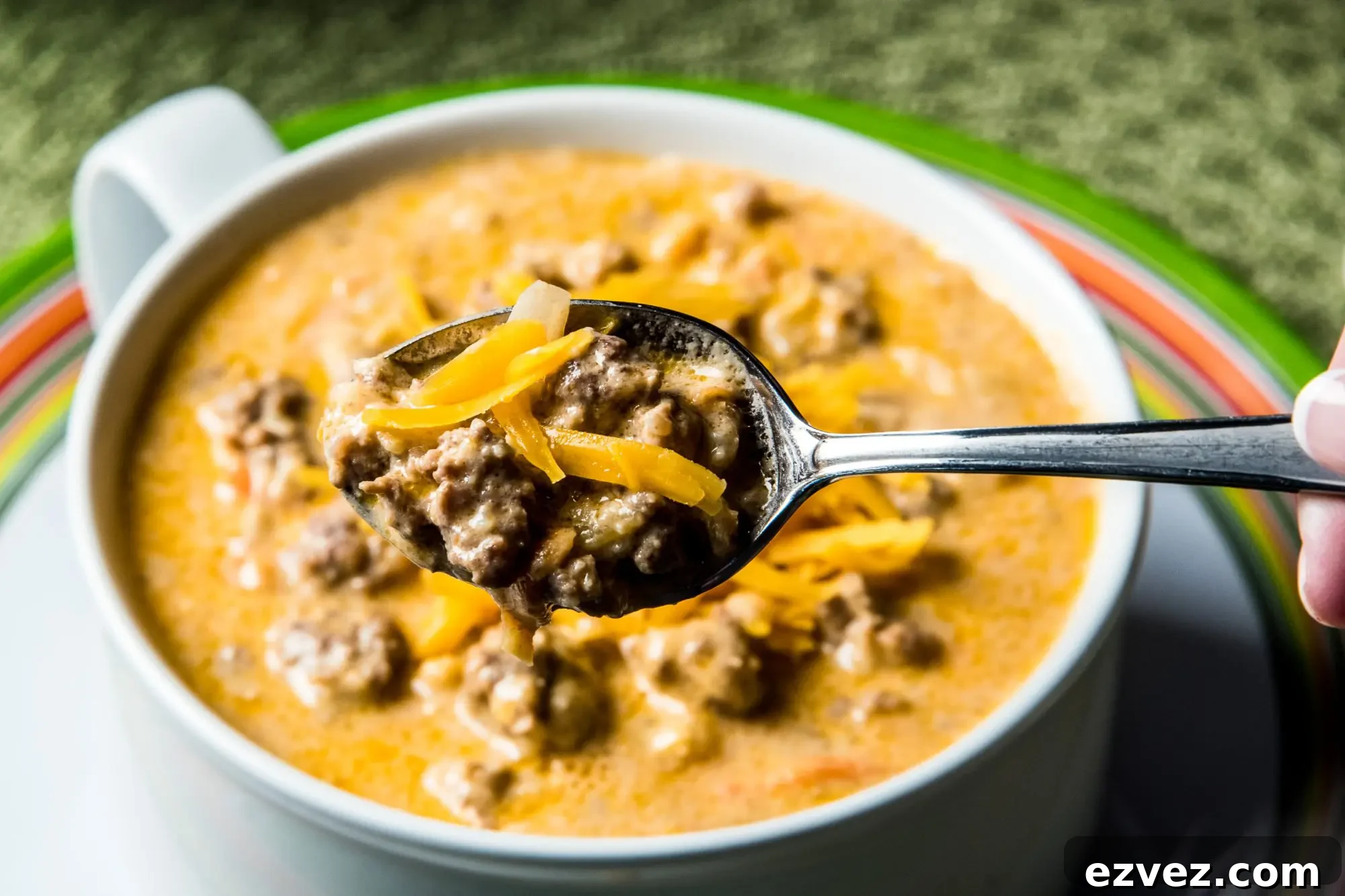 Cheeseburger Soup Recipe: Comforting, Creamy Dinner in 30 Minutes 7 Cheeseburger soup cooking