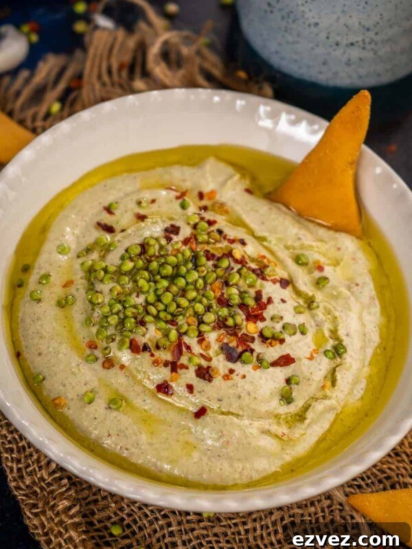 Hurda hummus served in a bowl.