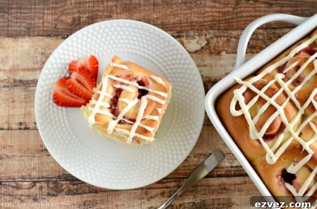 If you love strawberry cheesecake, you need to make these Strawberry Cream Cheese Rolls!