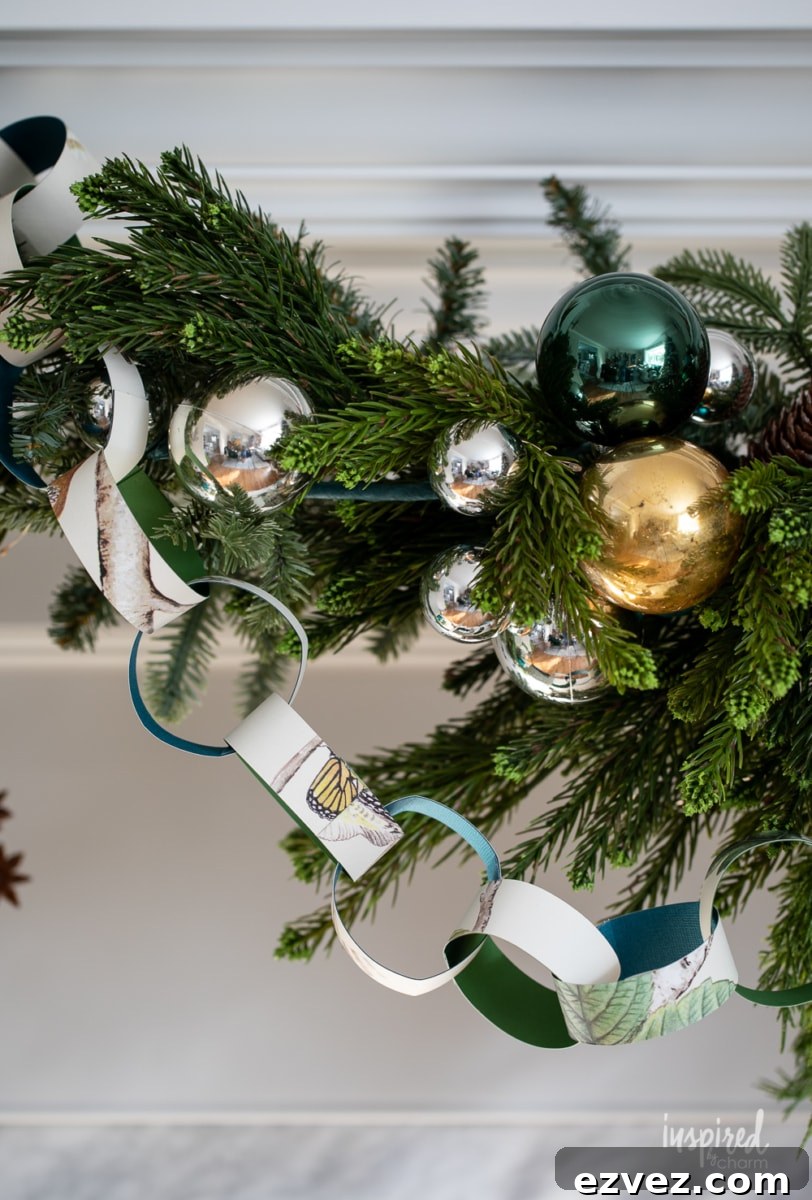 DIY Christmas Paper Chains from Wallpaper Rolls: Festive Holiday Decor 8 DIY Paper Chain from Wallpaper.