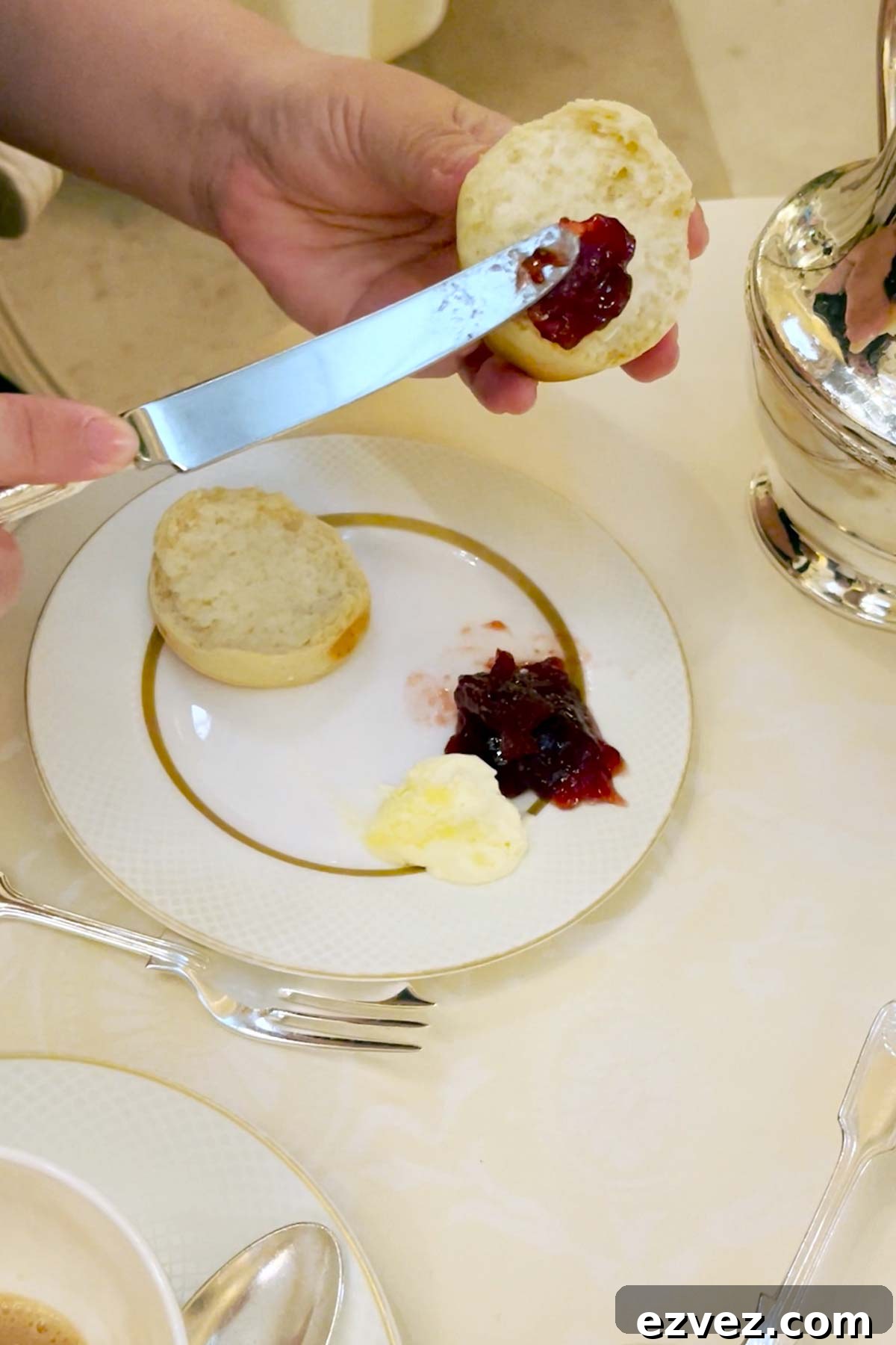 Scones with clotted cream