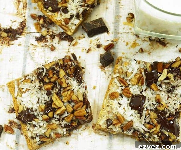 Chewy Caramel Apple Bars with Cinnamon Streusel 8 A couple of pieces of dessert bars