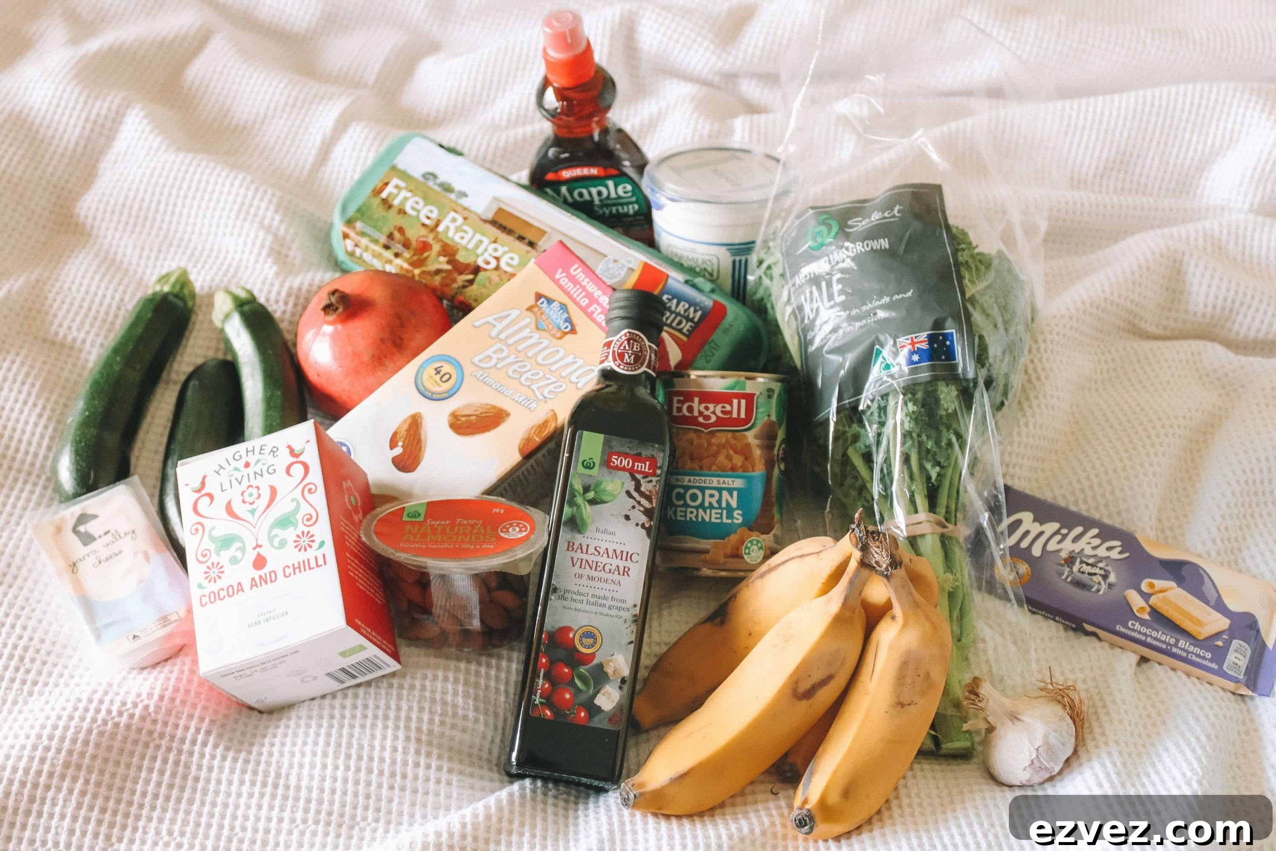 How to save time grocery shopping when you're busy! These smart shopping tips will show you how to grocery shop efficiently (and on a budget!)