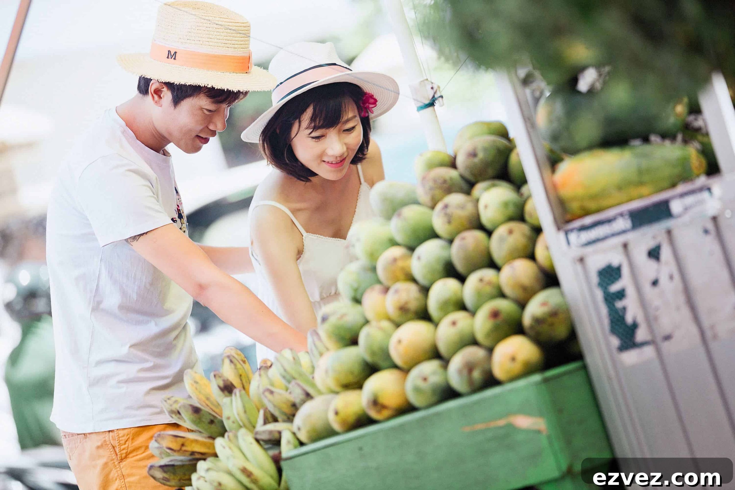 How to save time grocery shopping when you're busy! These smart shopping tips will show you how to grocery shop efficiently (and on a budget!)