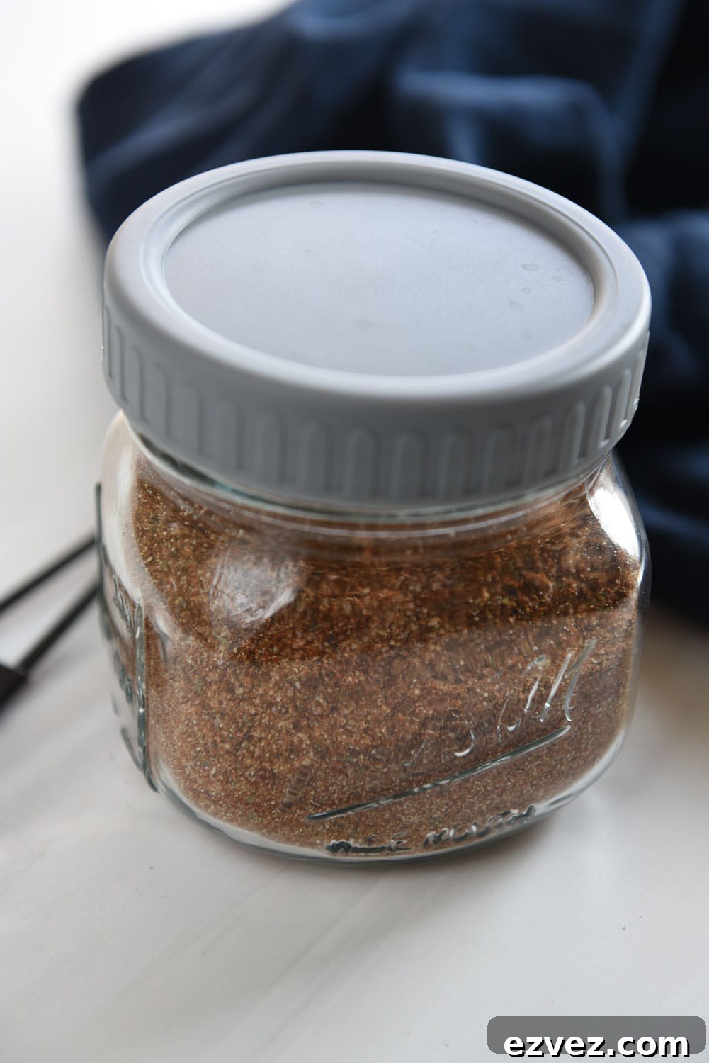 mason jar with homemade fajita seasoning